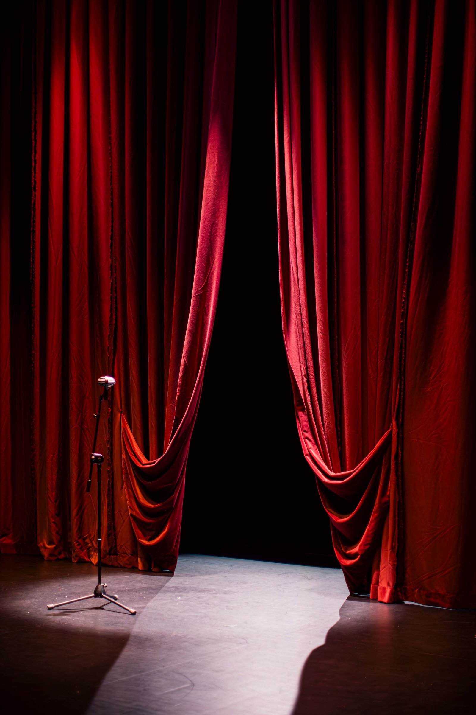 Microphone sur une scène de théâtre